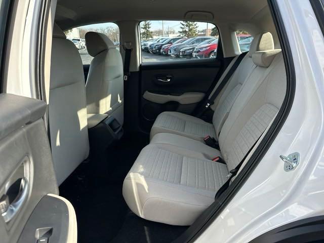 Photo of 2025 Platinum White Pearl Honda HR-V
