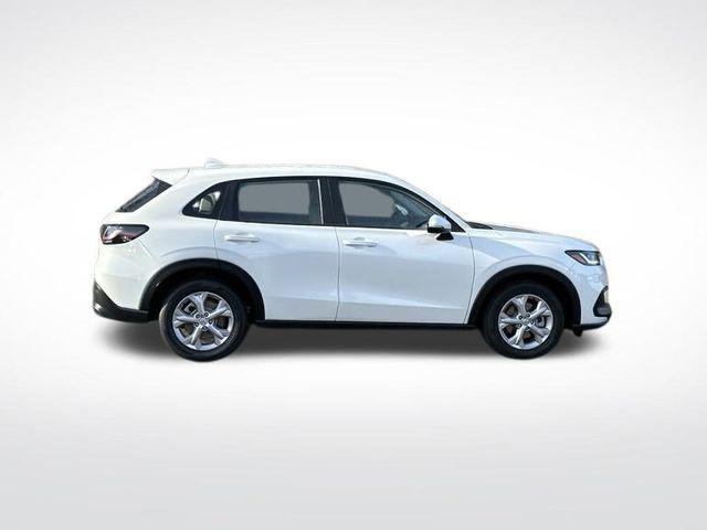 Photo of 2025 Platinum White Pearl Honda HR-V