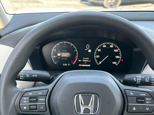 Photo of 2025 Platinum White Pearl Honda HR-V