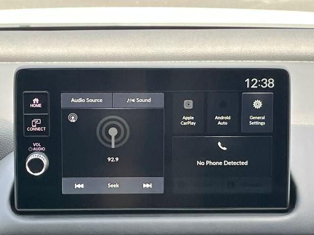 Photo of 2026 Platinum White Pearl Honda HR-V