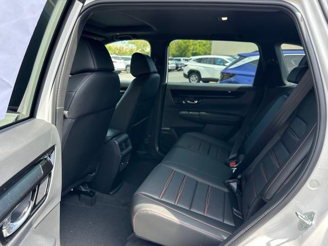 Photo of 2026 Platinum White Pearl Honda CR-V Hybrid