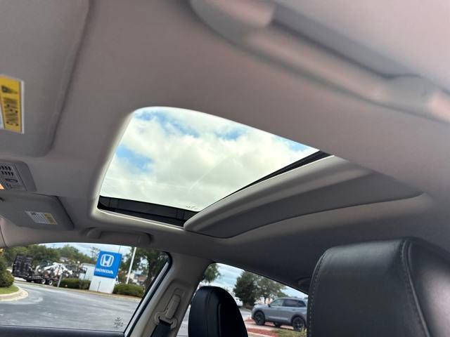 Photo of 2022 Crystal Black Pearl Honda Insight