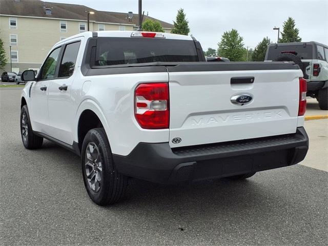 Photo of 2022 Oxford White Ford Maverick
