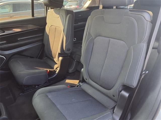 Photo of 2022 Bright White Clearcoat Jeep Grand Cherokee L