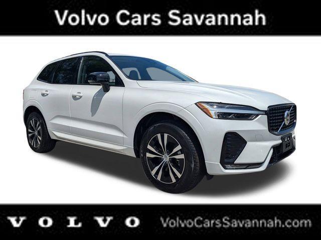 Photo of 2025 Crystal White Metallic Volvo XC60
