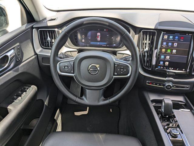 Photo of 2025 Crystal White Metallic Volvo XC60