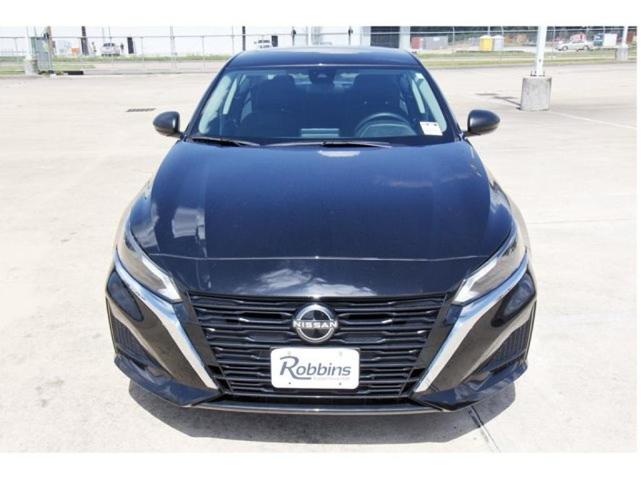 Photo of 2024 Black Nissan Altima