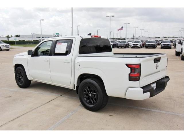 Photo of 2024 Glacier White Nissan Frontier
