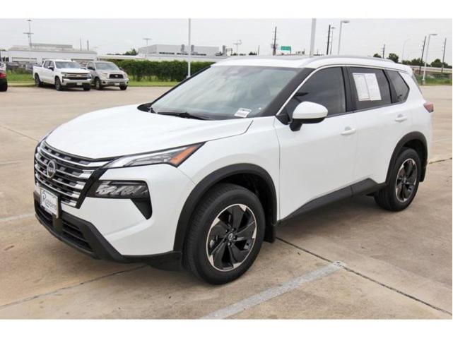 Photo of 2025 Everest White P Nissan Rogue