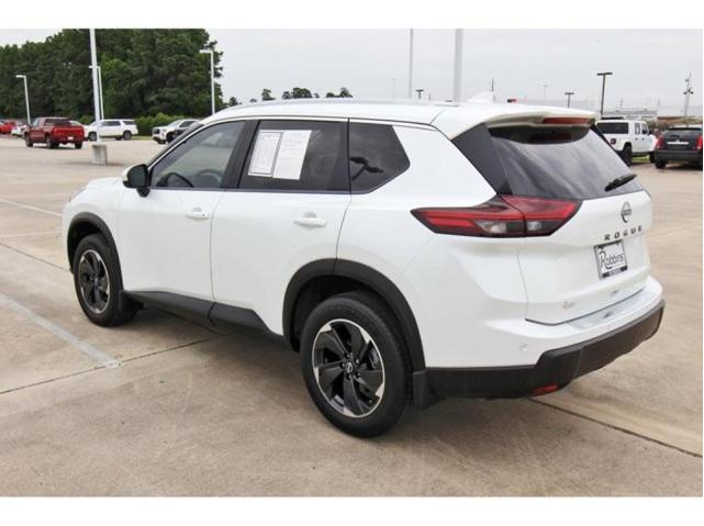 Photo of 2025 Everest White P Nissan Rogue