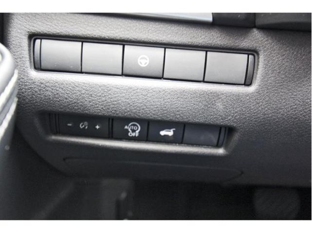 Photo of 2025 Everest White P Nissan Rogue