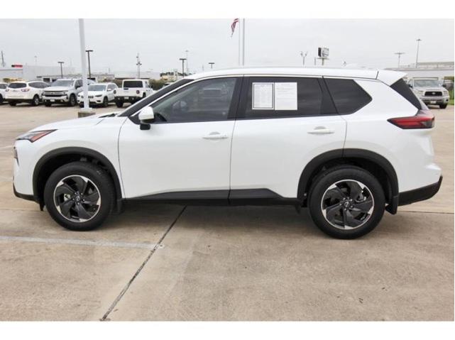 Photo of 2025 Everest White P Nissan Rogue