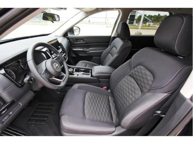 Photo of 2024 Black Nissan Pathfinder