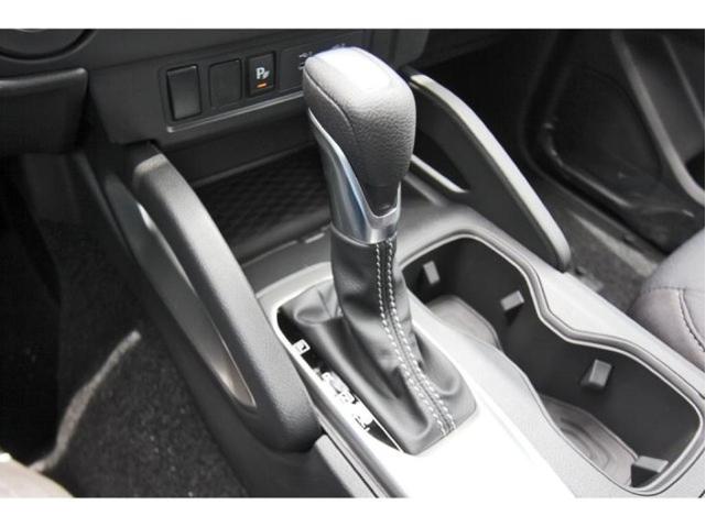 Photo of 2025 Glacier White Nissan Frontier