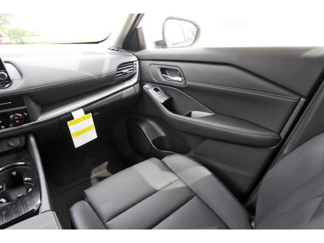 Photo of 2025 Everest White P Nissan Rogue