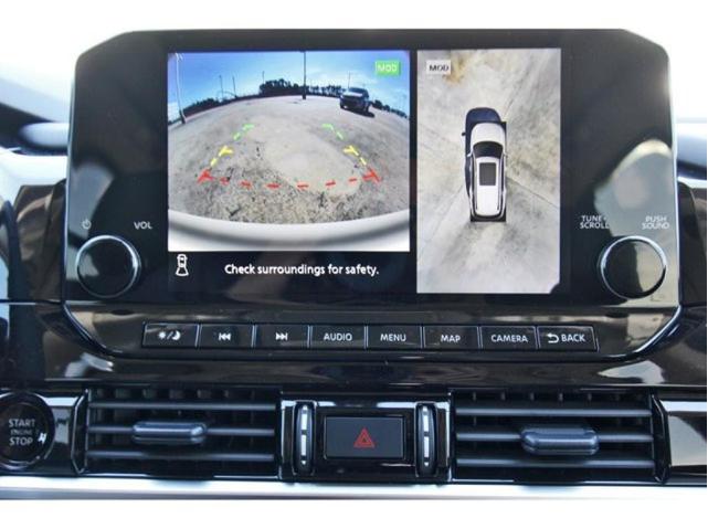 Photo of 2025 Everest White P Nissan Pathfinder
