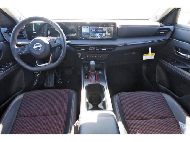 Photo of 2025 Super Black Nissan Kicks