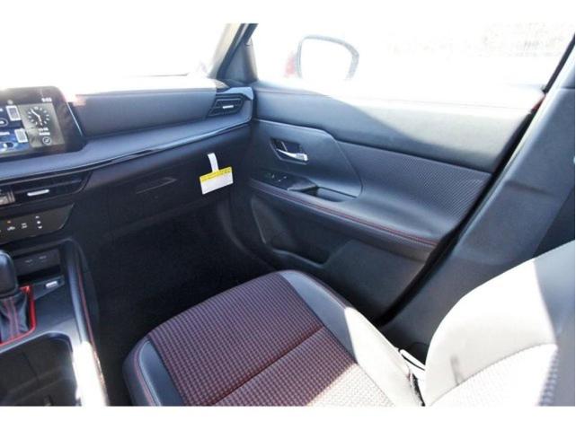 Photo of 2025 Super Black Nissan Kicks