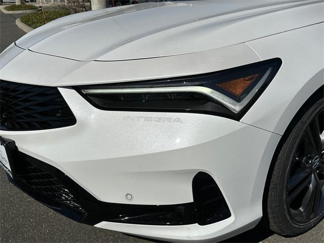 Photo of 2025 Platinum White Pearl Acura Integra