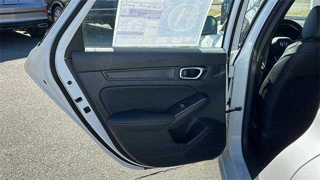 Photo of 2025 Platinum White Pearl Acura Integra
