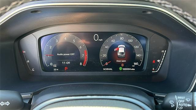 Photo of 2025 Platinum White Pearl Acura Integra
