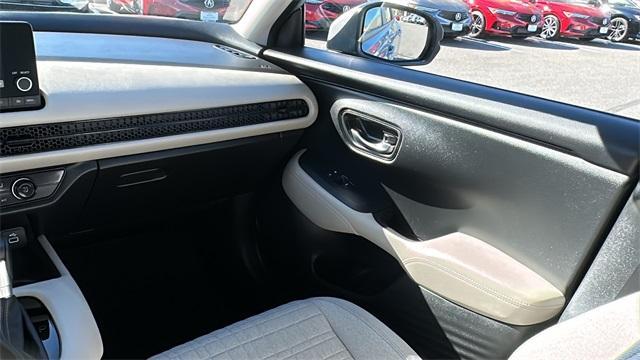 Photo of 2025 Lunar Silver Metallic Honda HR-V