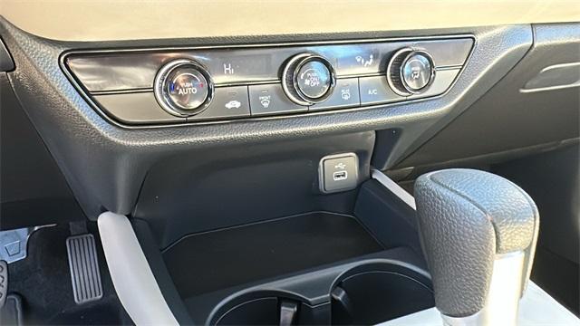 Photo of 2025 Lunar Silver Metallic Honda HR-V