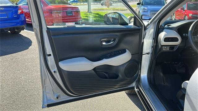 Photo of 2025 Lunar Silver Metallic Honda HR-V