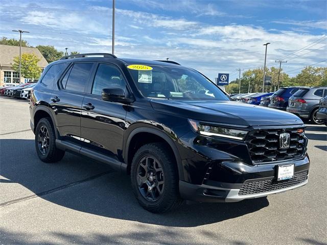 Photo of 2025 Crystal Black Pearl Honda Pilot