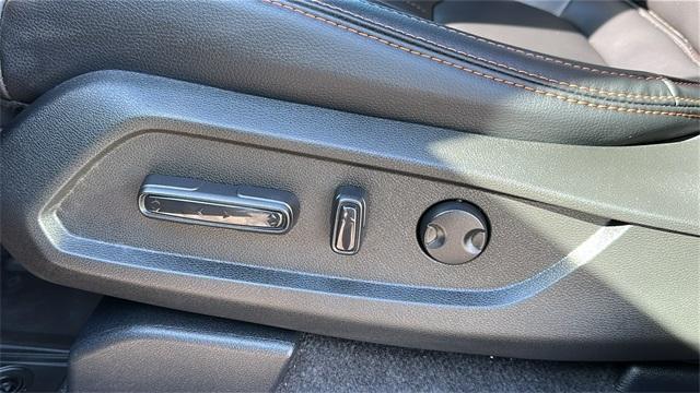 Photo of 2025 Crystal Black Pearl Honda Pilot