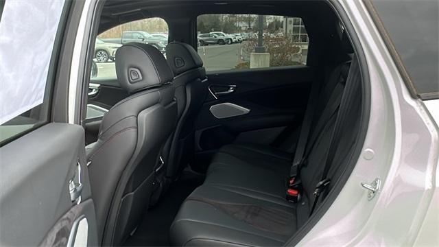 Photo of 2025 Platinum White Pearl Acura RDX