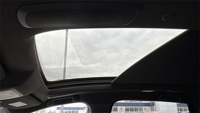 Photo of 2025 Platinum White Pearl Acura RDX