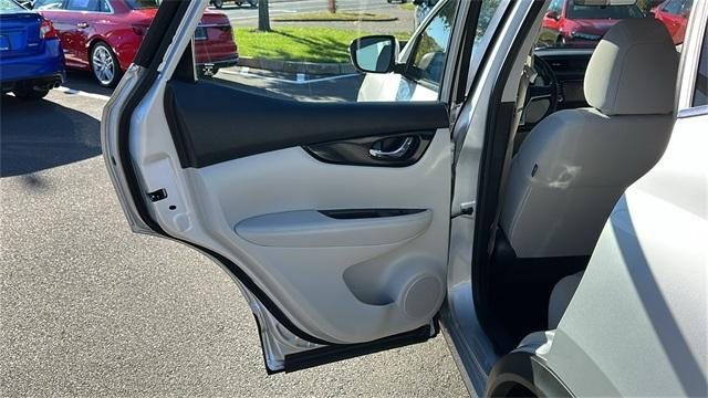 Photo of 2018 Brilliant Silver Nissan Rogue Sport