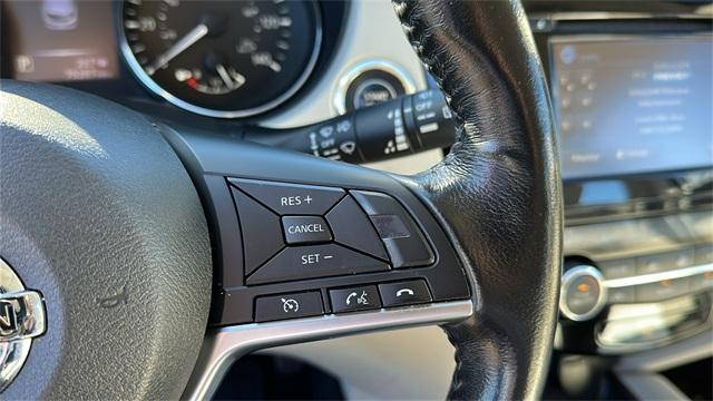 Photo of 2018 Brilliant Silver Nissan Rogue Sport