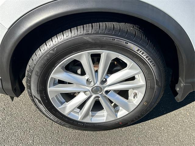 Photo of 2018 Brilliant Silver Nissan Rogue Sport