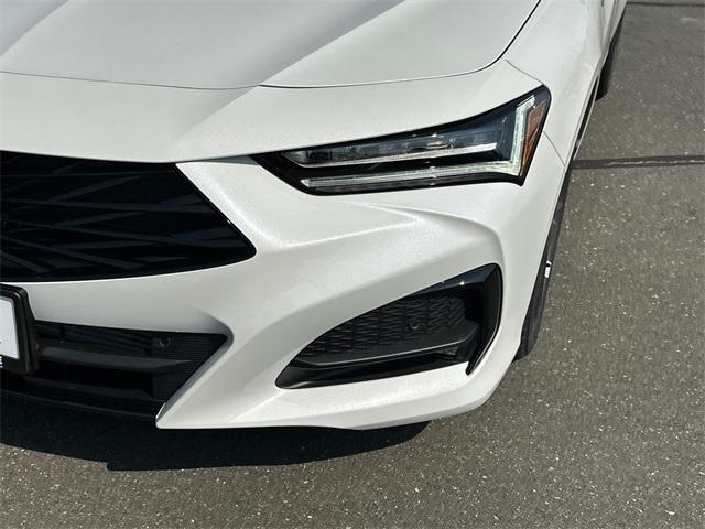 Photo of 2025 Platinum White Pearl Acura TLX
