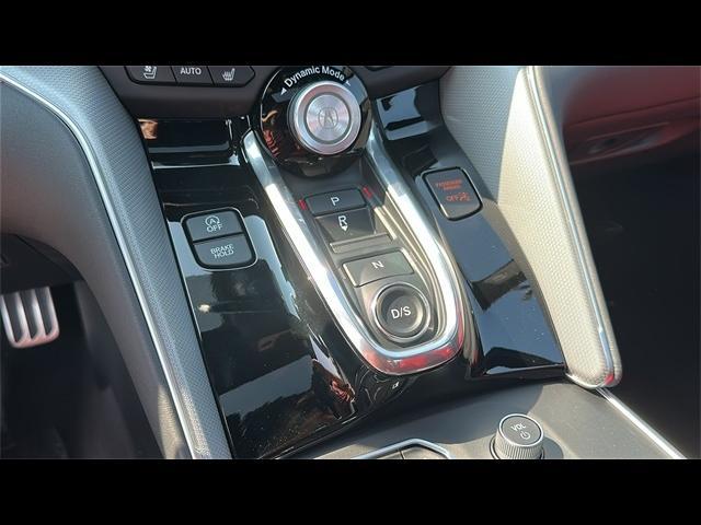Photo of 2025 Platinum White Pearl Acura TLX