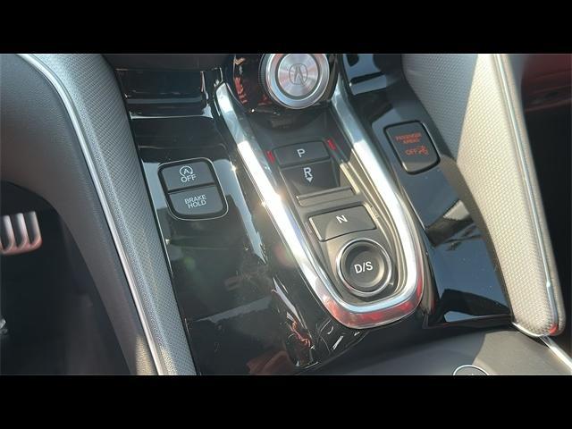 Photo of 2025 Platinum White Pearl Acura TLX