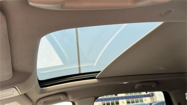 Photo of 2023 Majestic Black Pearl Acura MDX