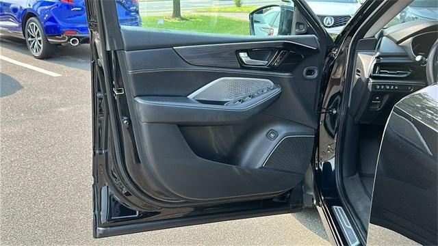 Photo of 2023 Majestic Black Pearl Acura MDX