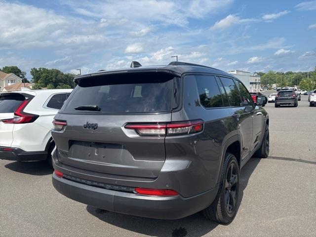 Photo of 2022 Metallic Jeep Grand Cherokee L