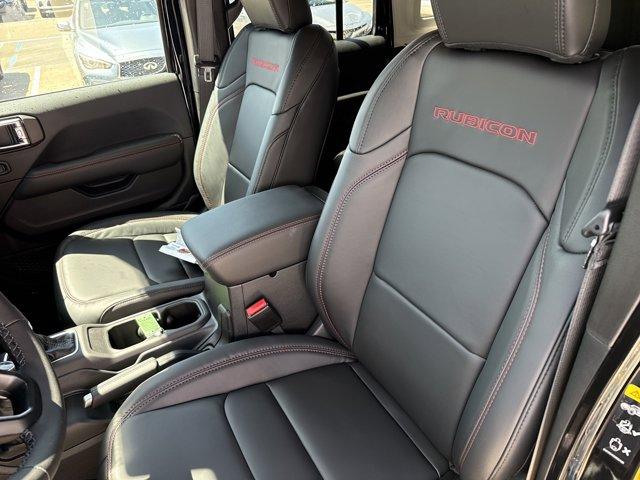 Photo of 2025 Black Clearcoat Jeep Wrangler