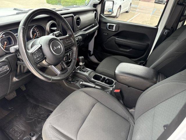 Photo of 2022 Bright White Clearcoat Jeep Wrangler