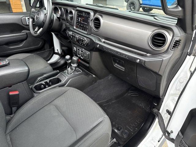 Photo of 2022 Bright White Clearcoat Jeep Wrangler