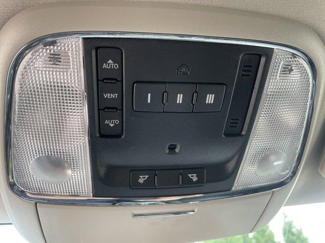 Photo of 2017 DB Black Crystal Clearcoat Dodge Durango