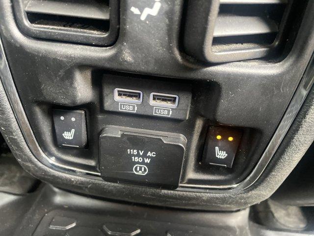 Photo of 2017 DB Black Crystal Clearcoat Dodge Durango