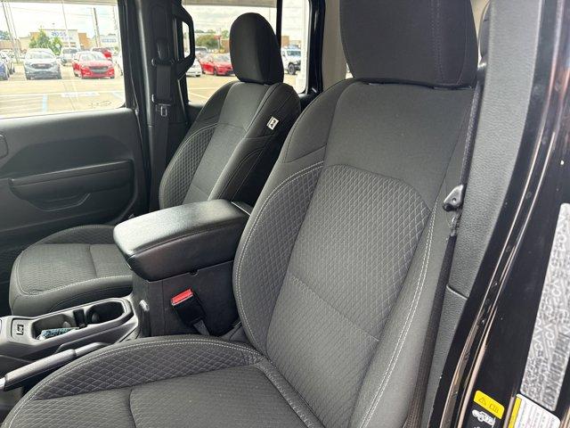 Photo of 2021 Black Clearcoat Jeep Wrangler