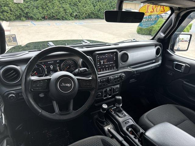 Photo of 2021 Black Clearcoat Jeep Wrangler