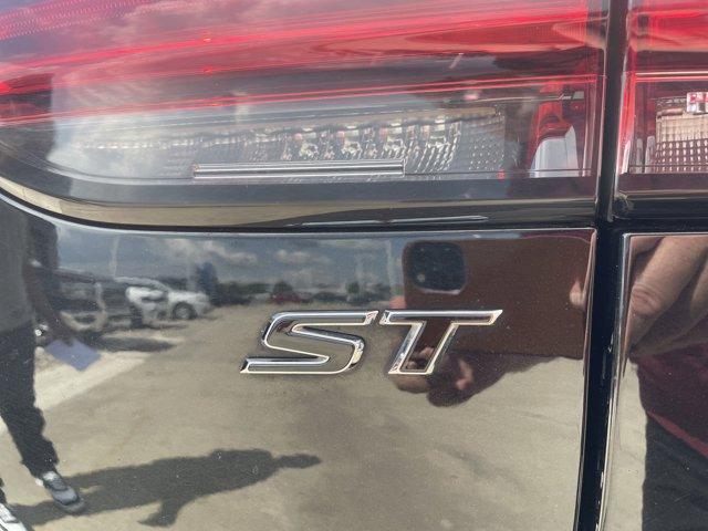 Photo of 2023 Ebony Twilight Metallic Buick Envision