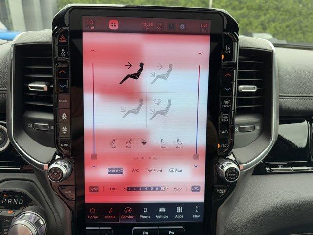 Photo of 2026 Diamond Black Crystal Pearlcoat RAM 1500